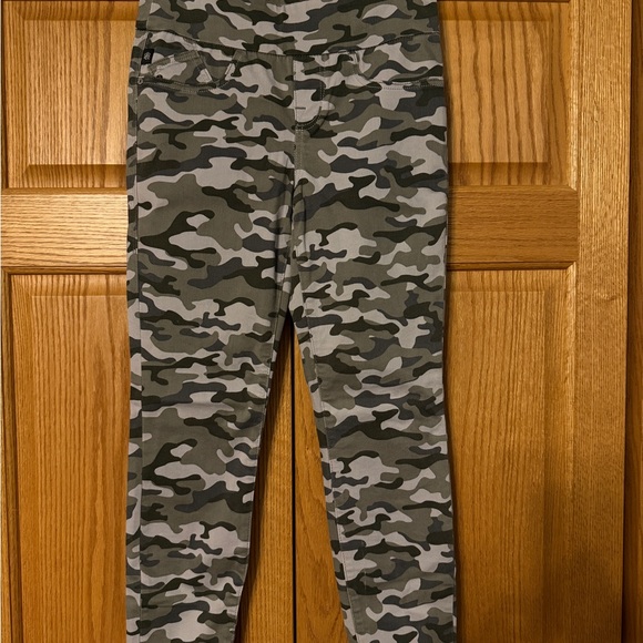 Rock & Republic Pants - Rock & Republic Camo Green and Gray Leggings 8